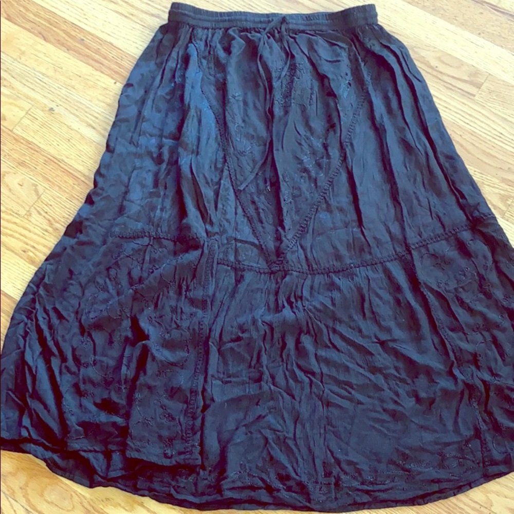 NWT Embroidery peasant skirt